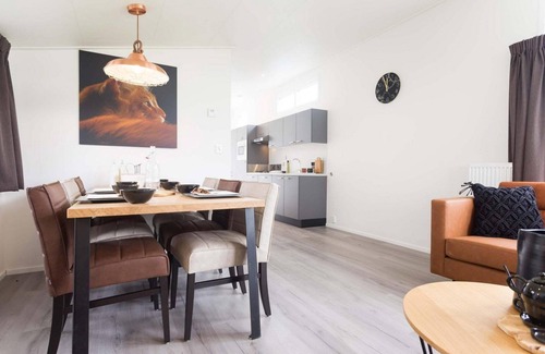 Avenhorn Ski Chalet | ✓ Rialto at Park Westerkogge ✓ Holiday home for 6 people ✓ Located in Berkhout (North Holland) ✓ Waterfront holiday resort ✓ Book directly at the resort