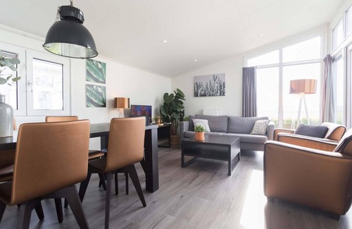 Berkhout Ski Chalet | ✓ Rialto at Park Westerkogge ✓ Holiday home for 5 people ✓ Located in Berkhout (North Holland) ✓ Waterfront holiday resort ✓ Book directly at the resort