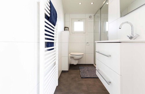 Avenhorn Ski Chalet | ✓ Rialto MAX at Park Westerkogge ✓ Holiday home for 6 people ✓ Located in Berkhout (North Holland) ✓ Waterfront holiday resort ✓ Book directly at the resort