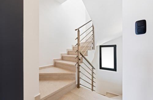 Perigiali Villa | Ribaj Luxury Home