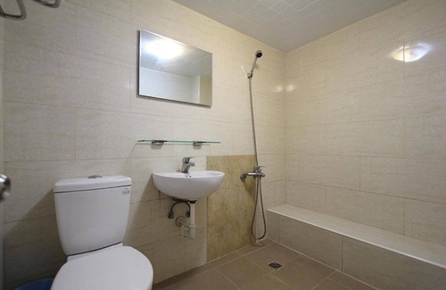 Big Beach Bed & Breakfast | Rich house