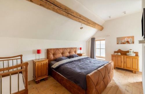 Velm House | Riding School Farm Stay