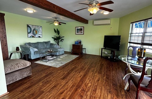 Southampton Apartment | 'RIPPLE WATERS' - More for Le$ Great One Bedroom Pool House