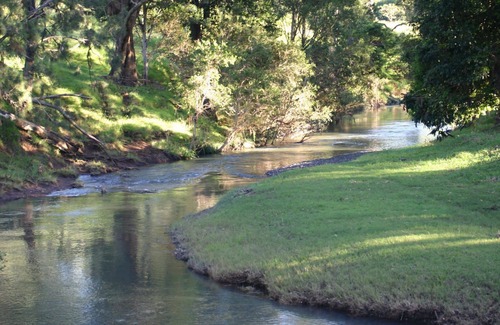 Gradys Creek Cabin | Ripples on the Creek - 'Silky Oak' Creekside Cabin