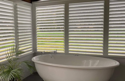 Gradys Creek Cabin | Ripples on the Creek - 'Silky Oak' Creekside Cabin