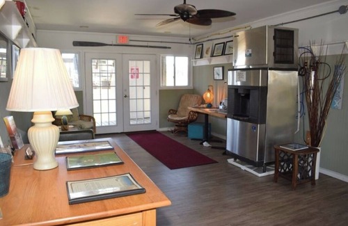 Deep Hole Condo | Rise & Shine- Adorable Efficiency w/Views & Pool!