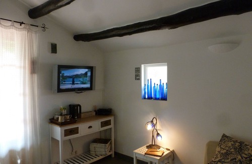 Tivenys Bed & Breakfast | River Ebro Holidays Casa Siempre B&B with Private Swimming Pool Near Tortosa.