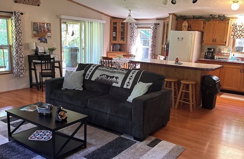 Foster City Cabin | River Front Cabin