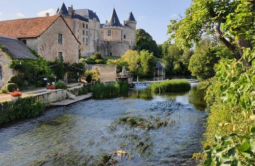 Taize-Aizie House | River Frontage House with Terrace + Large Garden + Boat