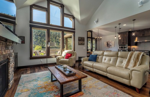 Ardenvoir House | River Pickleball Retreat with Dock