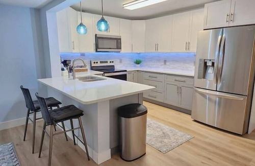 Fort Myers Shores House | River Ranch luxury waterfront home w/pool & dock : boater, family, pet paradise