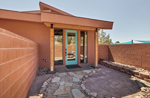 Virgin Apartment | River Rock Studio w/private courtyard, 20 minutes to Zion