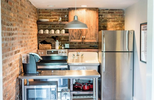 Central Business District Apartment | River View Downtown Private Historic Apt!