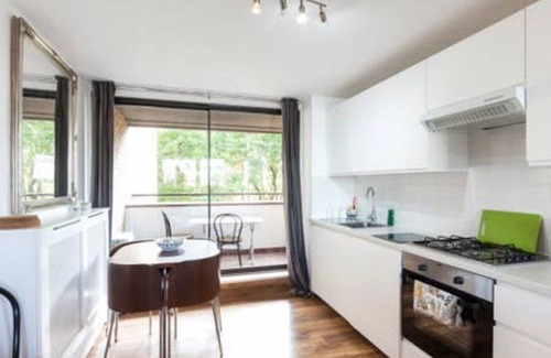 South Bank Apartment | River views in the heart of London's trendy Southbank.