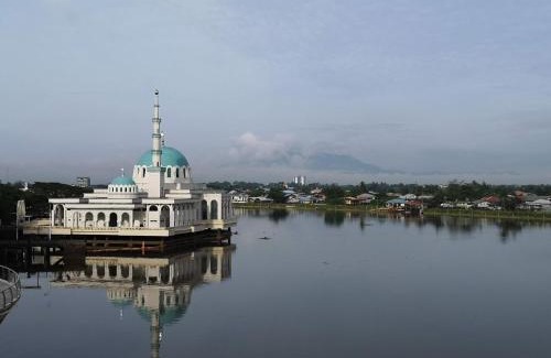 Kampung Surabaya Apartment | Riverbank Suites Kuching Waterfront