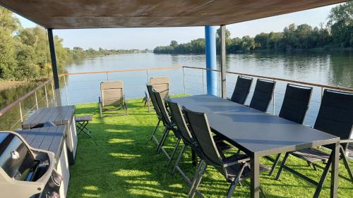 Wiesbaden Boat Rental | Riverboat-Rhein-Main Ferienloft