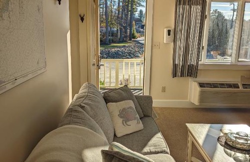 Edgecomb Apartment | Riverfront 2nd floor with balcony Sheepscot Harbour Vacation Club Studio #210
