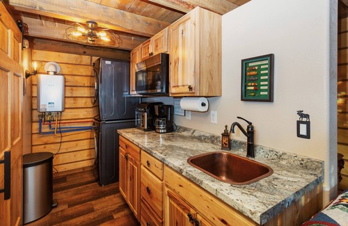 Houston Cabin | Riverfront, Authentic, Luxury Log Cabin-Bull Moose