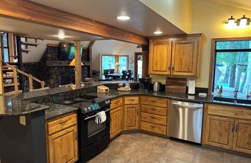 Three Rivers House | Riverfront Home near Sunriver w/hot tub and 2 firepits 5* reviews on Airbnb