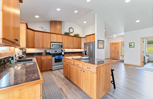 Orondo House | Riverfront home with shared dock for boat moorage & central A/C - dogs OK