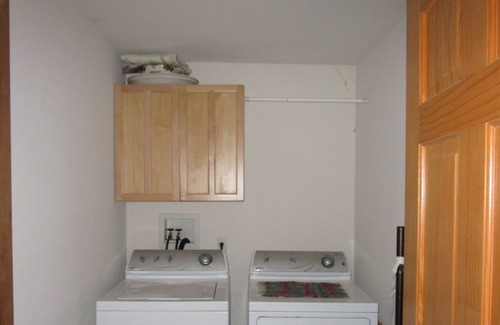 Redwood House | Riverfront Kring Point House