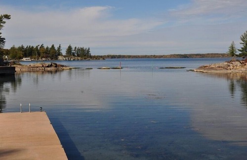 Redwood House | Riverfront Kring Point House