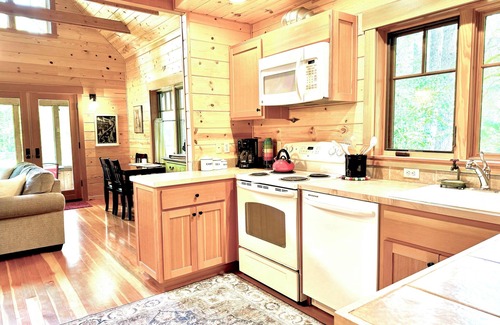 McKenzie Bridge Cabin | Riverfront Luxury Cabin #9 at The Log Cabin Inn