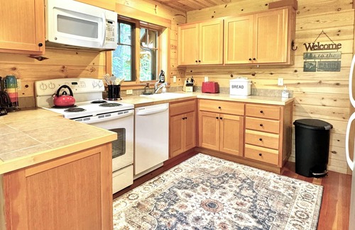 McKenzie Bridge Cabin | Riverfront Luxury Cabin #9 at The Log Cabin Inn