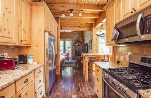 Tellico Plains Cabin | Riverfront Premium Cabin