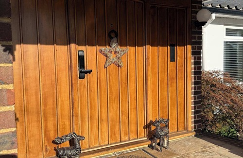 Fifield House | Riverside 5-Bedroom Home in Windsor