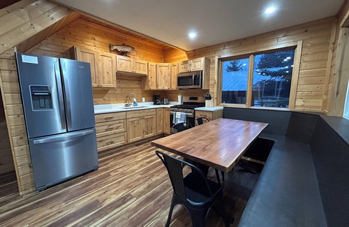 Cooper Landing Cabin | Riverside Cabin - Modern Cabin with Incredible Kenai River Views