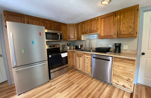 Campton House | "Riverside Den" 3 Bedroom