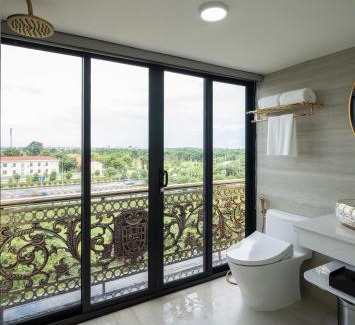 Dong Anh Hotel | Riverside Hotel Đông Anh