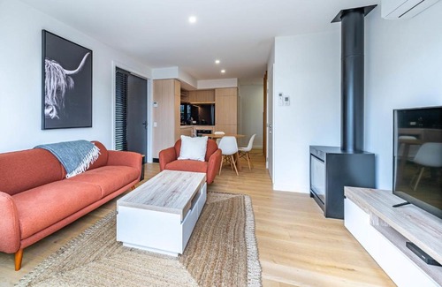 Albert Town House | Riverside Lodge - Two Bedroom Townhouse