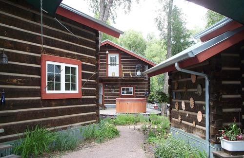 South Fork Cabin | Riverside Meadows Studio Cabin on the Rio Grande - Discounted Golf, Raft & Kayak