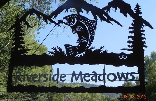 South Fork Cabin | Riverside Meadows Studio Cabin on the Rio Grande - Discounted Golf, Raft & Kayak