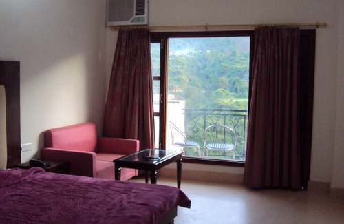 Srinagar Hotel | Riverside Resort