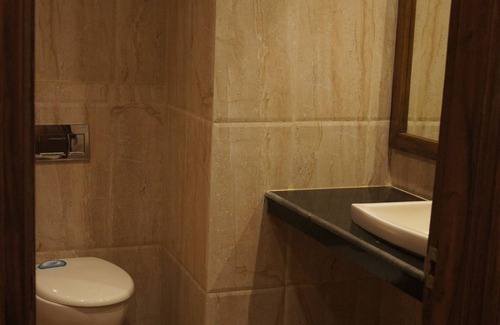 Srinagar Hotel | Riverside Resort