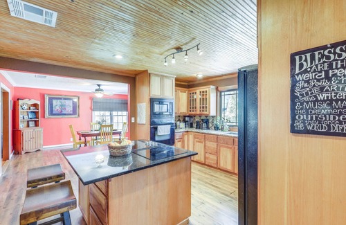 Milam County House | Riverside Texas Retreat w/Wraparound Porch!