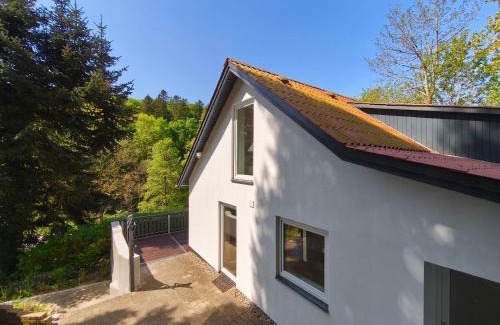 Randbol House | Riverview Cottage