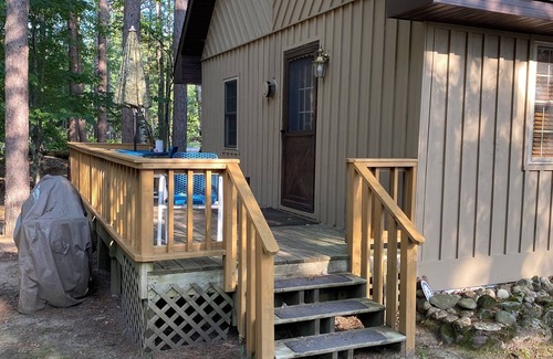 Au Train Cabin | Riverview cottages, The twin heron cabin on the bank of the Autrain River