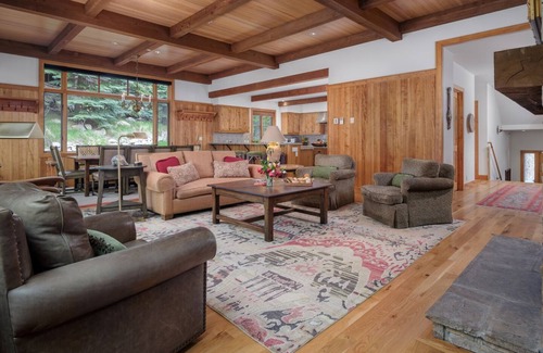 Granite Ridge Cabin | RMR: Granite Ridge Lodge 3217 in Teton Village
