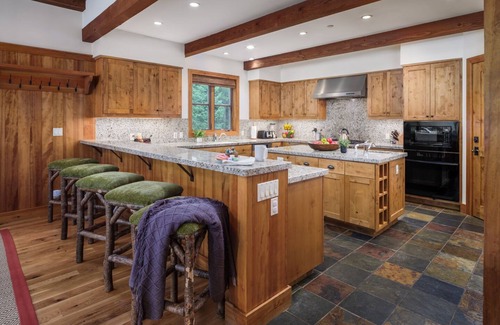 Granite Ridge Cabin | RMR: Granite Ridge Lodge 3217 in Teton Village