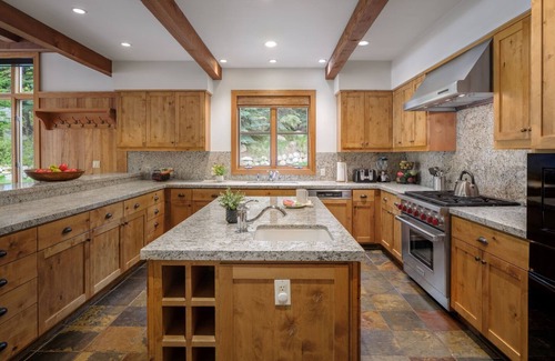 Granite Ridge Cabin | RMR: Granite Ridge Lodge 3217 in Teton Village