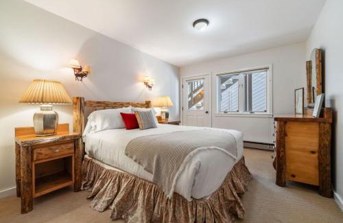 Teton Village Apartment | RMR: Teewinot C3 Condo in Teton Village