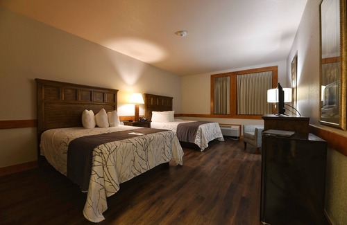 Cassville Hotel | Roaring River State Park