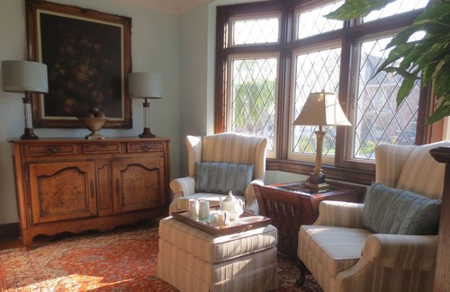 Thorold Bed & Breakfast | Robinsong Bed and Breakfast