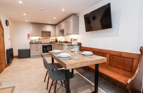 Newcastle-on-Clun Cottage | Rockhill Farm Hay Barn