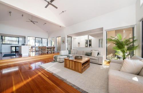 Mount Martha House | Rockleigh Bay - Gas Heated Spa and Solar Heated Pool