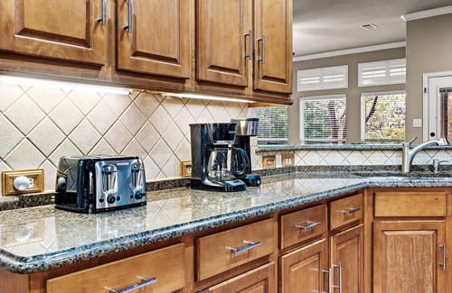 Rockwall House | Rockwall Urban Oasis- 3600sqft -Pool/Spa/Game Room/Office-Overlooks Lake/Park